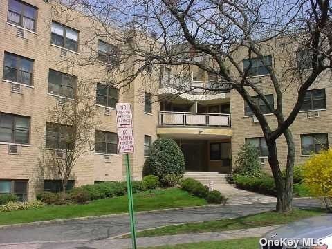 Primary Photo - 5 Schenck Ave