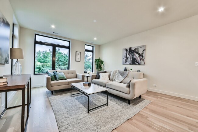 Foto del edificio - 1216 W Huron St