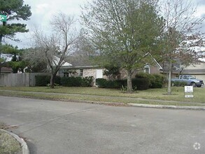 Building Photo - 15834 Boulder Oaks Dr