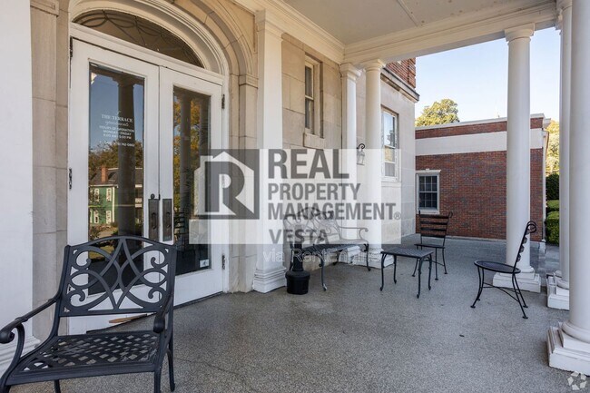 Interior Photo - The Terrace