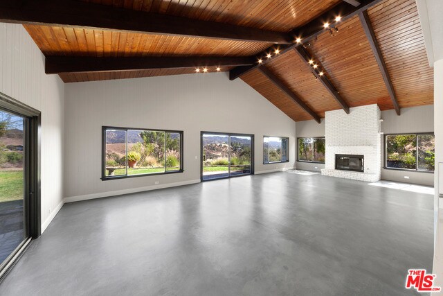 Building Photo - 2116 N Topanga Canyon Blvd