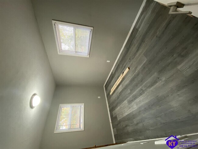 Foto del edificio - 1885 Old Mill Rd