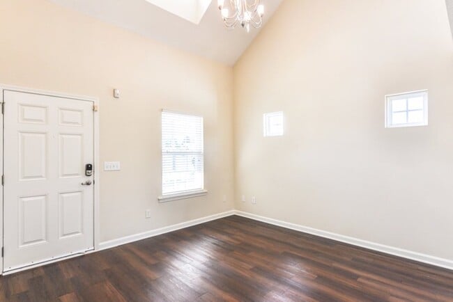 Building Photo - 3041 Bracey Pl