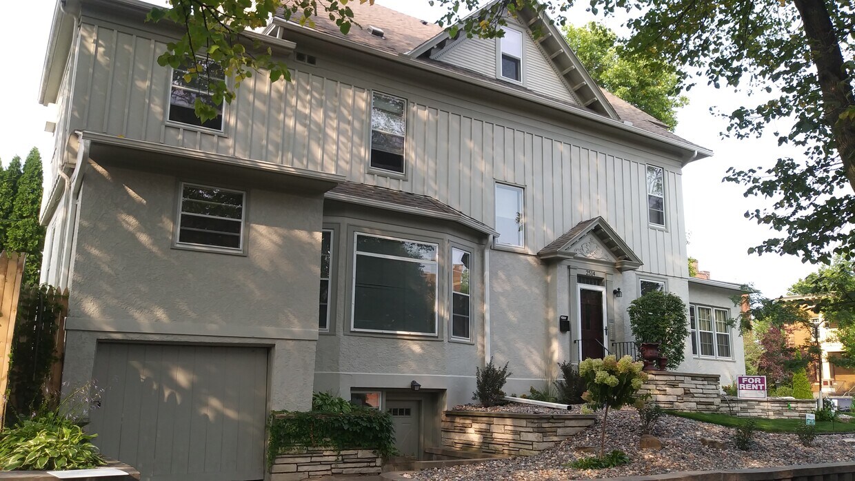 Front view and Entrance - 2514 Girard Ave S