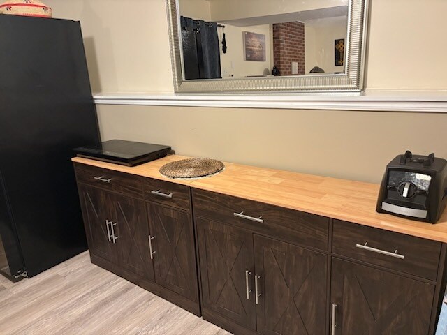 Foto del edificio - 136 Stevens Dr