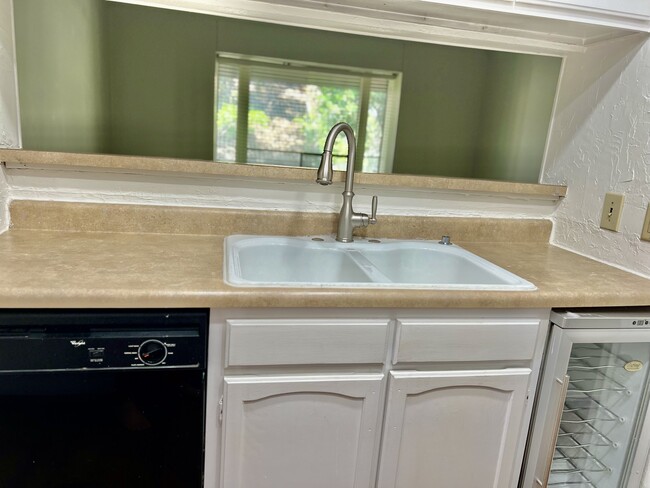 Kitchen - 4567 N O Connor Rd