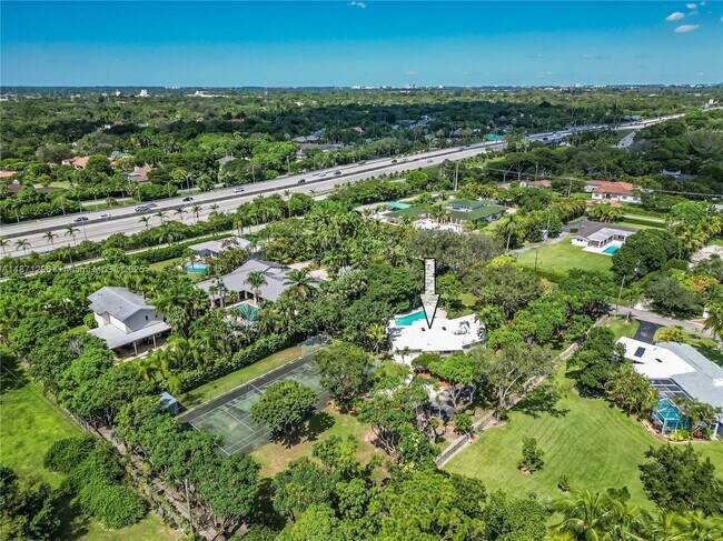 Foto del edificio - 7500 SW 75th St