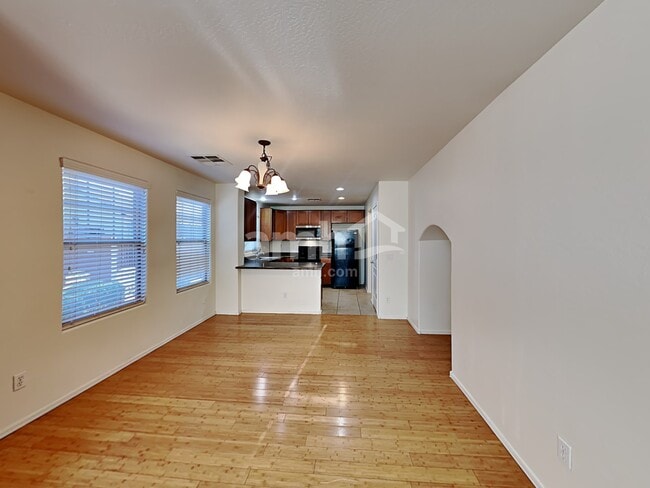 Building Photo - 2549 E Bart St