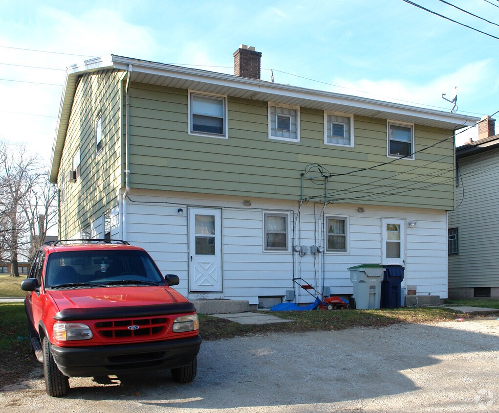 Building Photo - 166-168 N 84th St