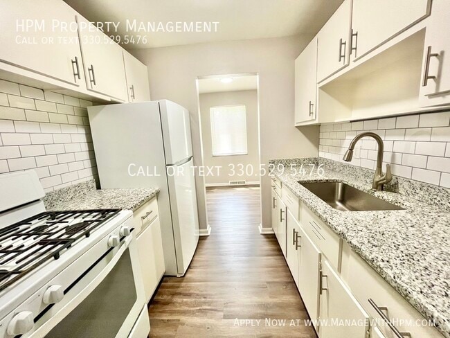 Building Photo - One-Bedroom Apartment for rent. First Mont...