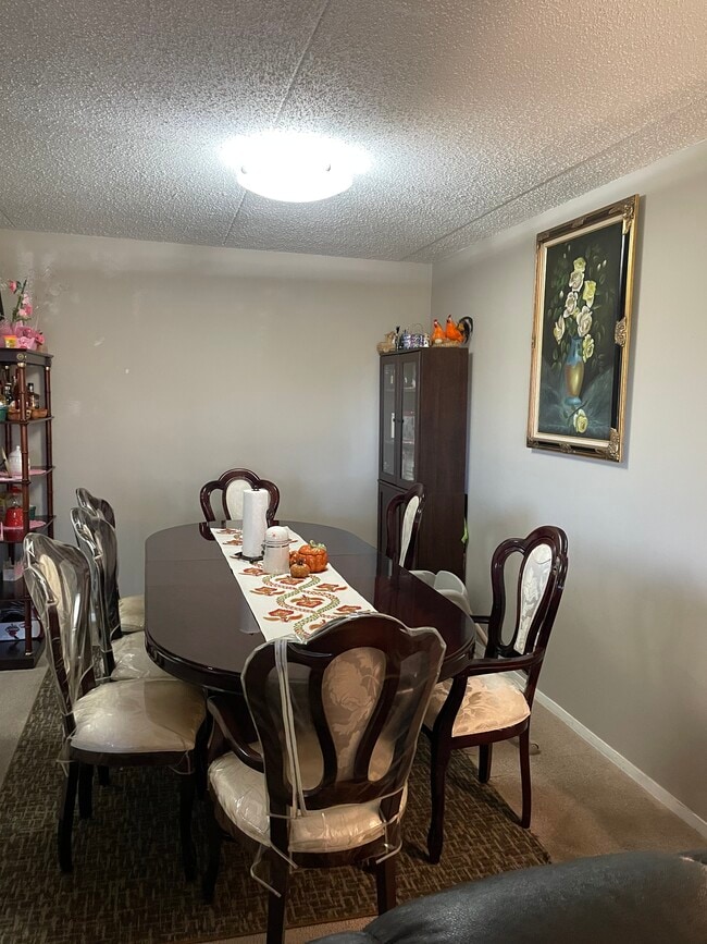 Building Photo - 450 Plum Creek Dr