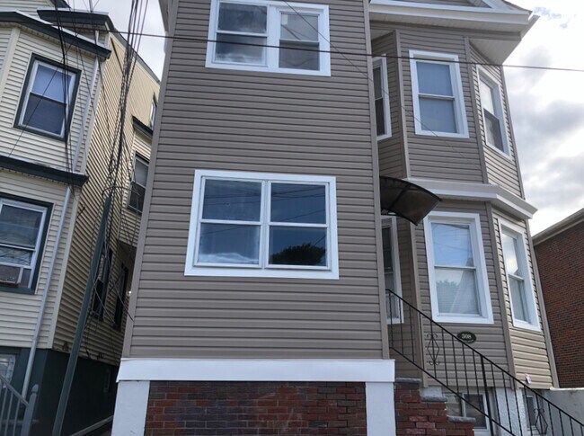 Building Photo - 308 Atlantic St