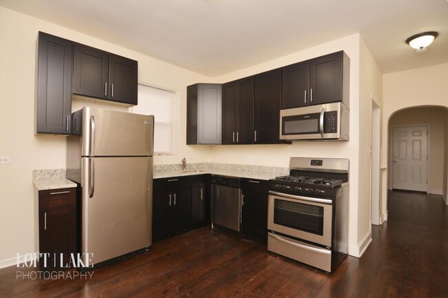 Foto del edificio - 2133 N Springfield Ave