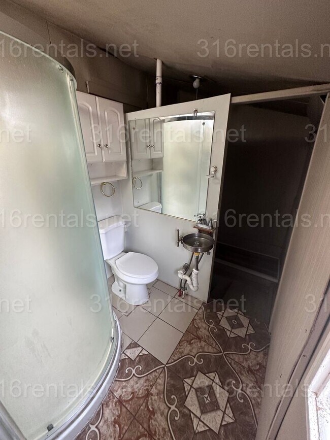 Foto del edificio - $995 - 3 bed 2 bath - Beautiful Home in De...