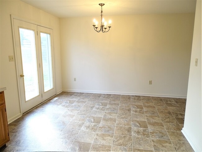 Building Photo - 1 Foxfield Ln