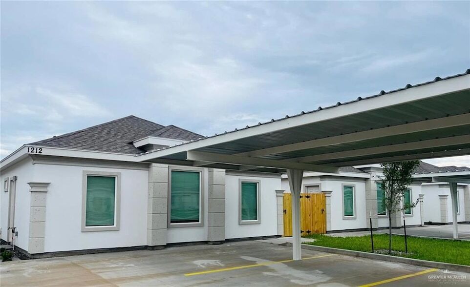 Foto principal - 1300 W Sucre Dr
