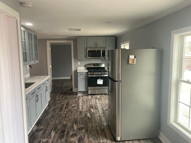 Foto del edificio - 44 Bridgeport Ave