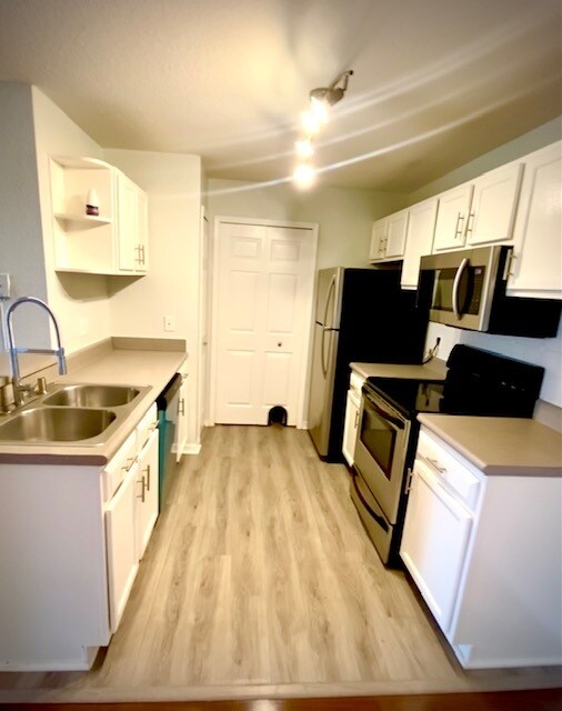 8813 Latrec Ave Unit 308, Orlando, FL 32819 Condo for Rent in Orlando