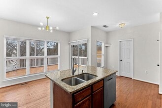 Building Photo - 20905 Sandstone Square