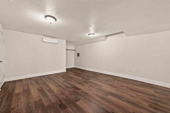 Building Photo - 4901 Stimson St