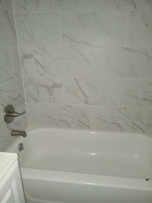 Foto del edificio - Spacious 1,226 SF Unit - 2 bd / 2 ba near ...