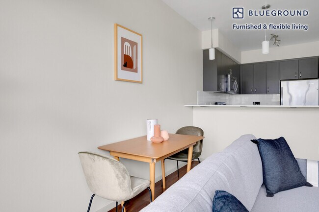 Foto del edificio - 8300 160th Ave NE