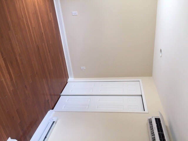 Foto del edificio - 6066 Ridge Ave