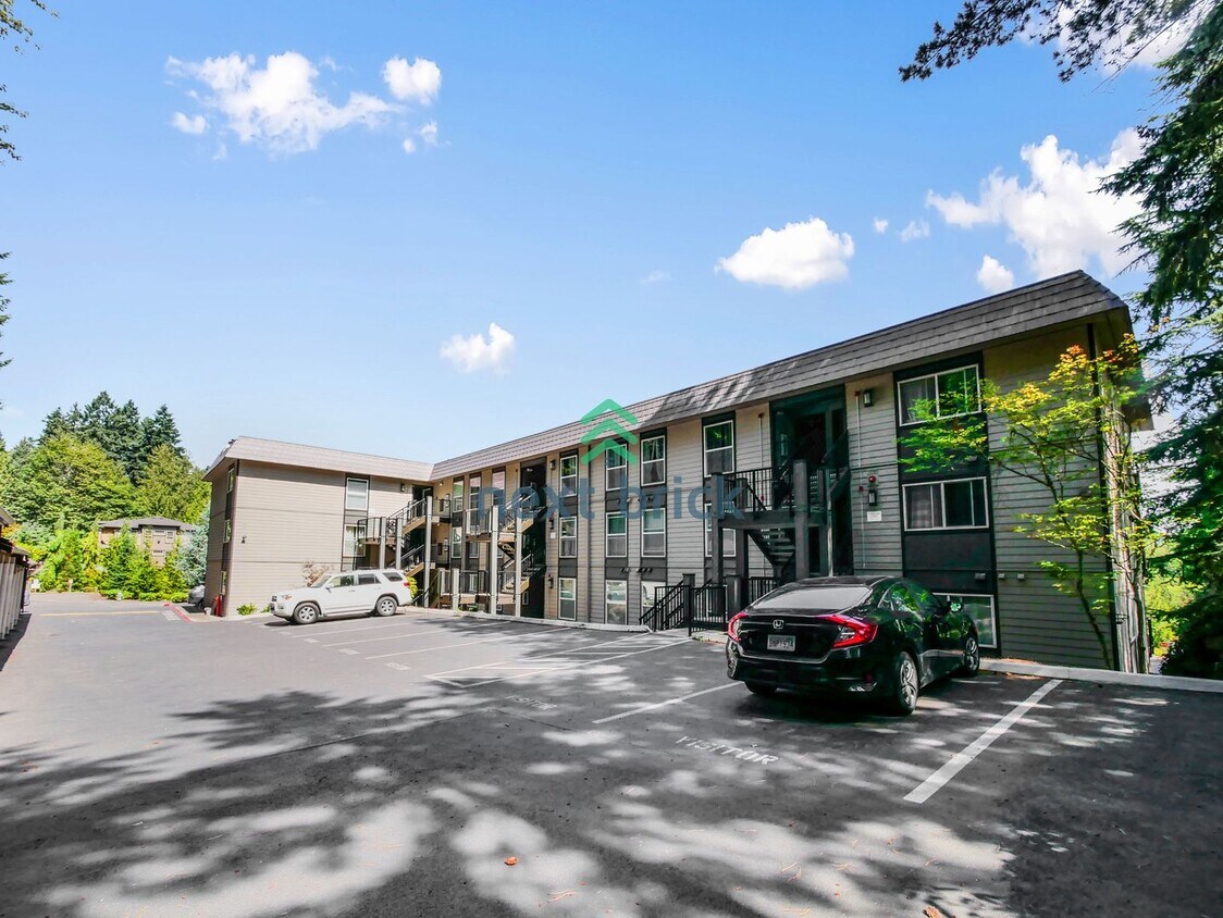 Foto principal - Charming 2 Beds and 1 Bath Condo Available...