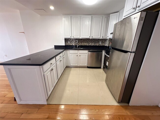 Foto del edificio - 133-38 Sanford Ave