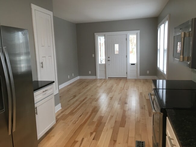 Sala de estar - 1601 Niles Ave