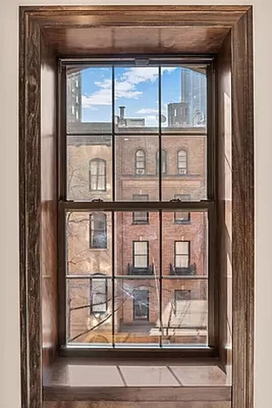 Building Photo - 121 East 37th Street