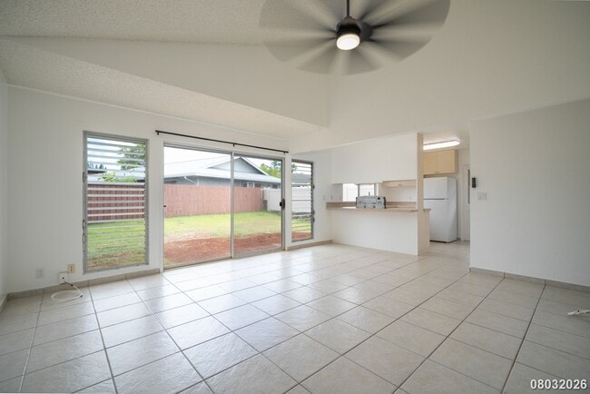 Building Photo - Available Now! 3 BD / 2 BA / 2 Car Garage Parking in Mililani