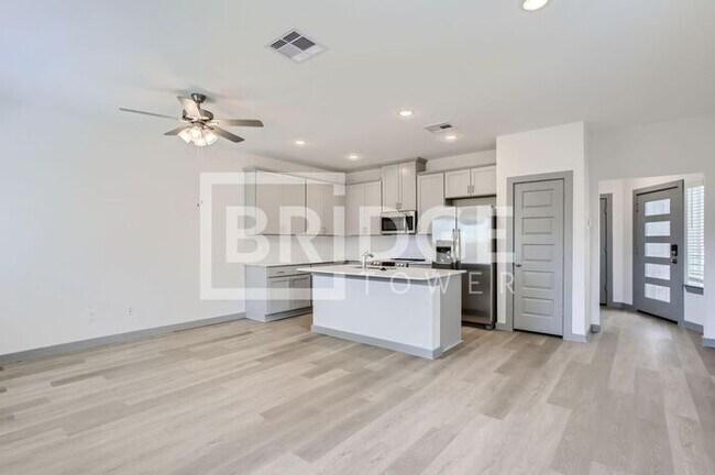 Building Photo - 6455 Pne Hts Dr