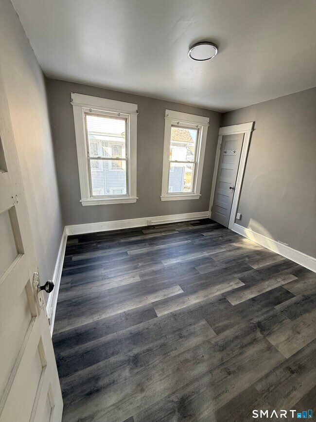 Foto del edificio - 500 Carroll Ave