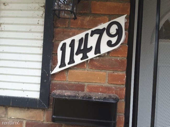 3-br-15-bath-house---11479-balfour-stree