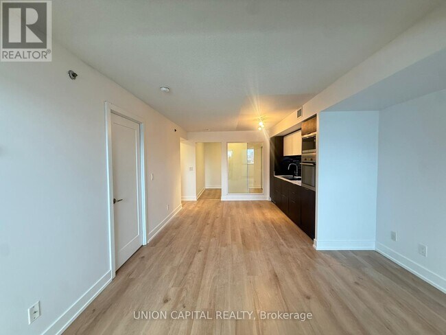 Photo du bâtiment - 318 Richmond St W