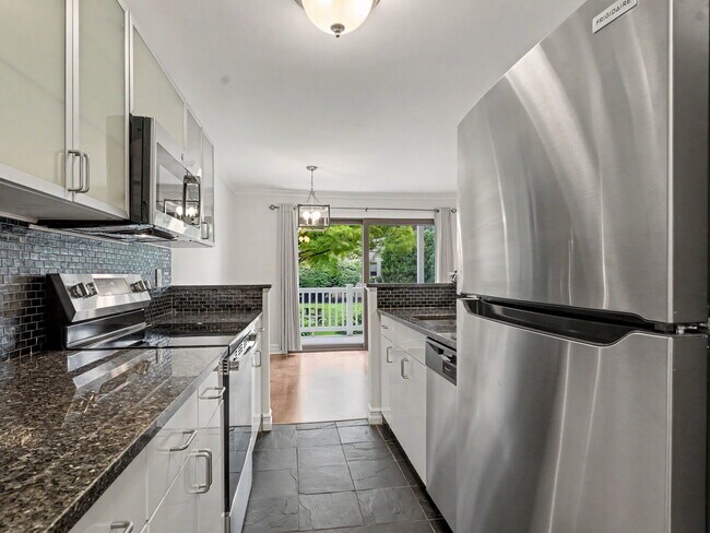 Foto del edificio - 180 Glenbrook Rd