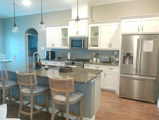 Building Photo - 8206 Big Bend - 4/Bed 3/Bath - $3500/month