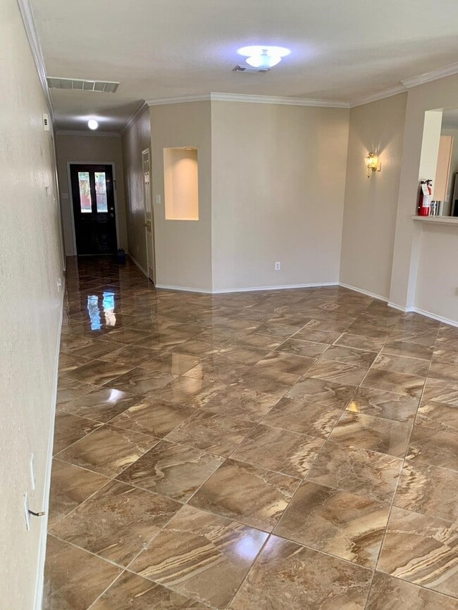 Building Photo - 6019 Fallmont Dr