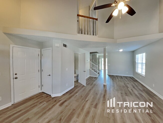 Building Photo - 2773 Riverbend Dr