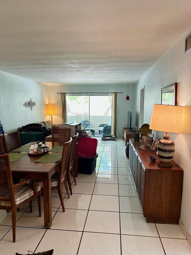 Building Photo - 300 Galen Dr