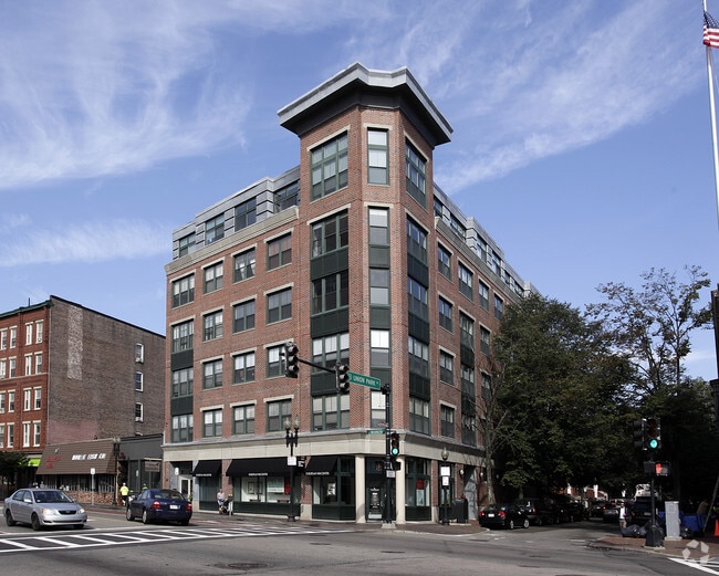 Washington Union Condominium