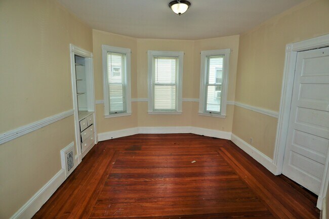 Building Photo - 4 Levant St