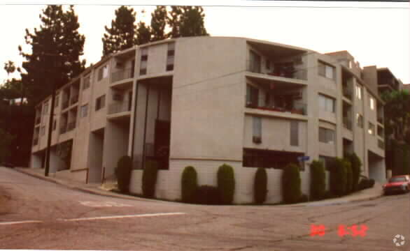 Foto del edificio - 1700 Golden Gate Ave