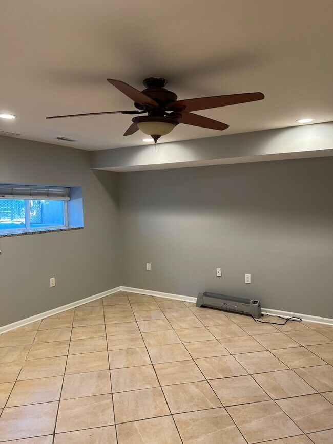 Foto del edificio - 2449 W Taylor St