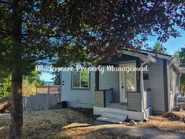 Foto del edificio - *Affordable and Available Now!* Convenient...