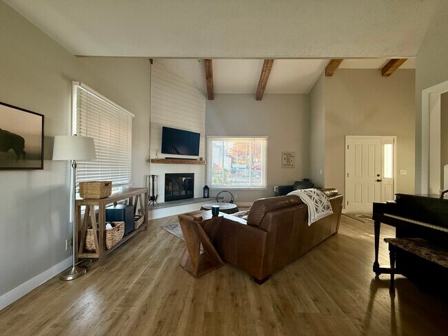 Foto del edificio - 2305 S 165th St