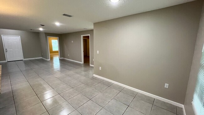 Building Photo - BEAUTIFUL 4 BD/2BA Home in Palm Bay!!