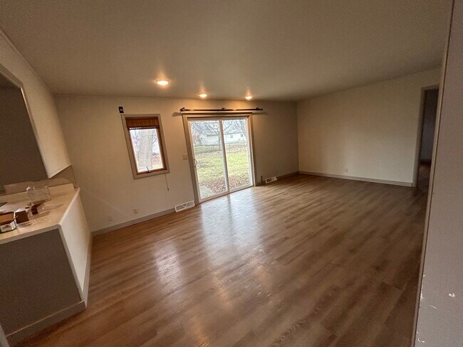 Building Photo - 605 Shadowlawn Pl