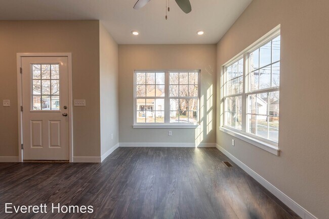 Building Photo - 719 S Main Ave